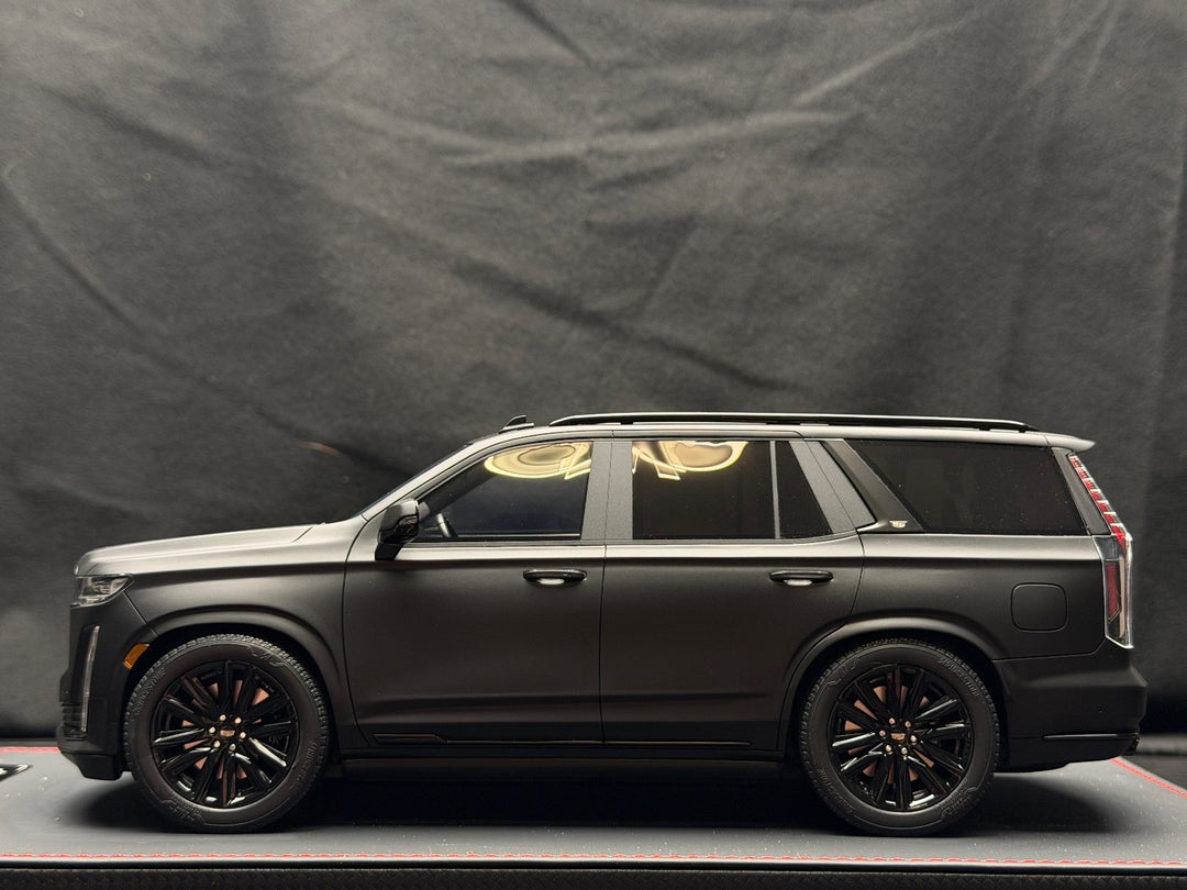 Cadillac Escalade (Matte Black) [BBA Model] 1/18 scale