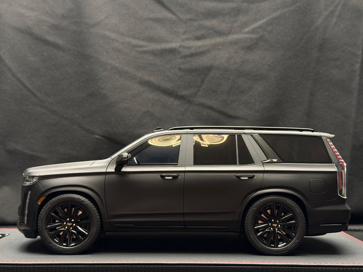 Cadillac Escalade (Matte Black) [BBA Model] 1/18 scale