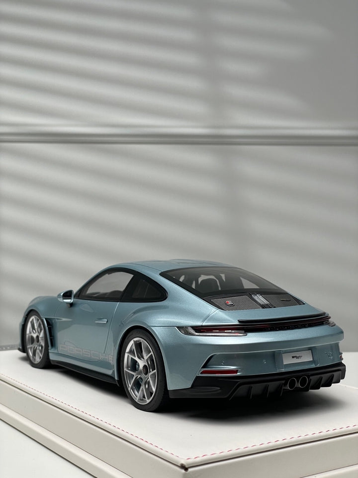 Porsche 911 S/T (Ice Blue/ Silver Rims) [Ivy Merit Model] 1/18 scale