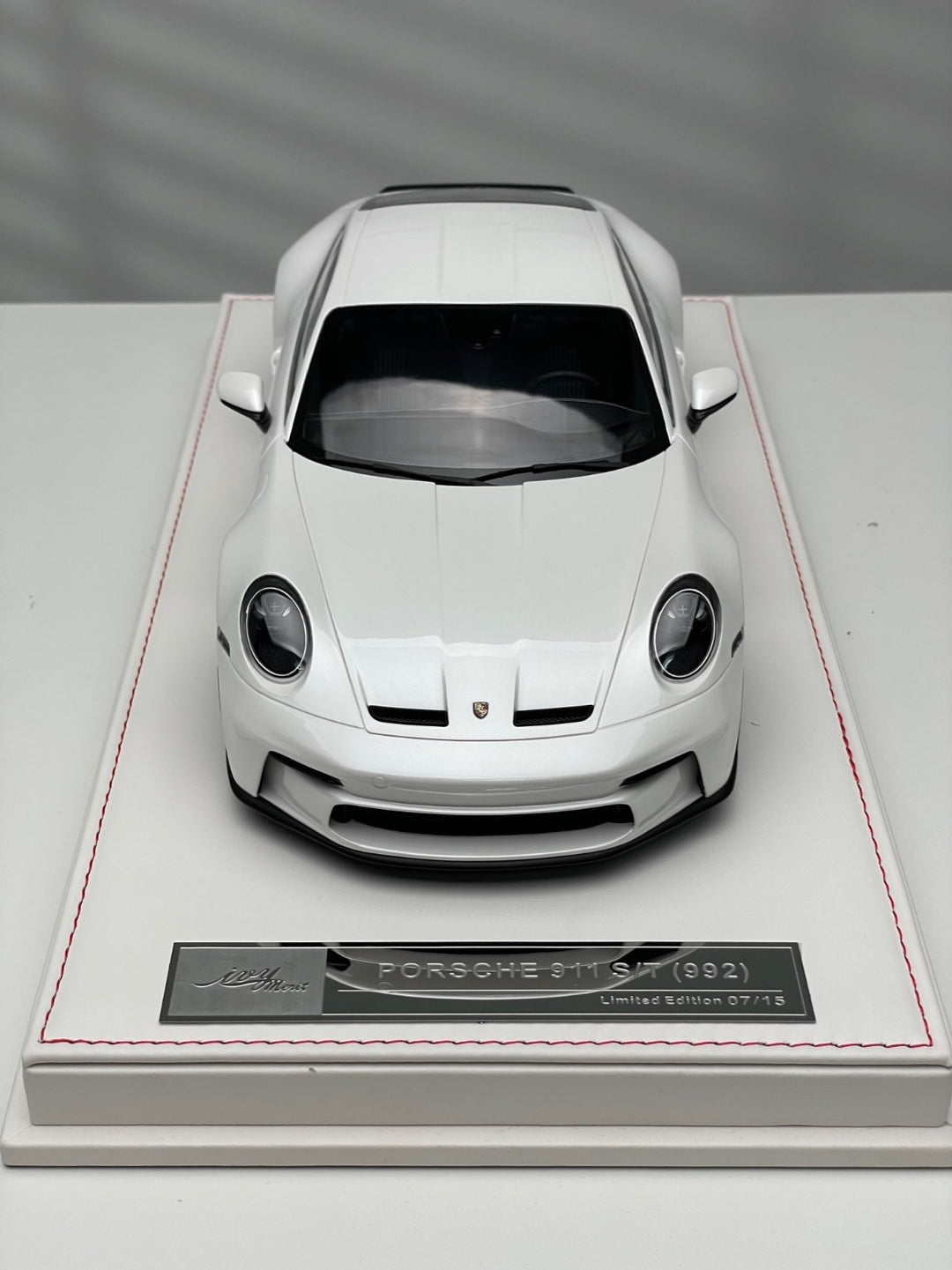 Porsche 911 S/T (White/ Black Rims) [Ivy Merit Model] 1/18 scale