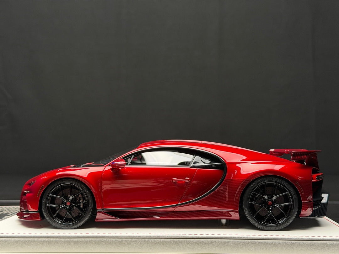 BUGATTl Chiron Pur Sport (Red/ Red Carbon) [Davis & Giovanni] 1:18 scale