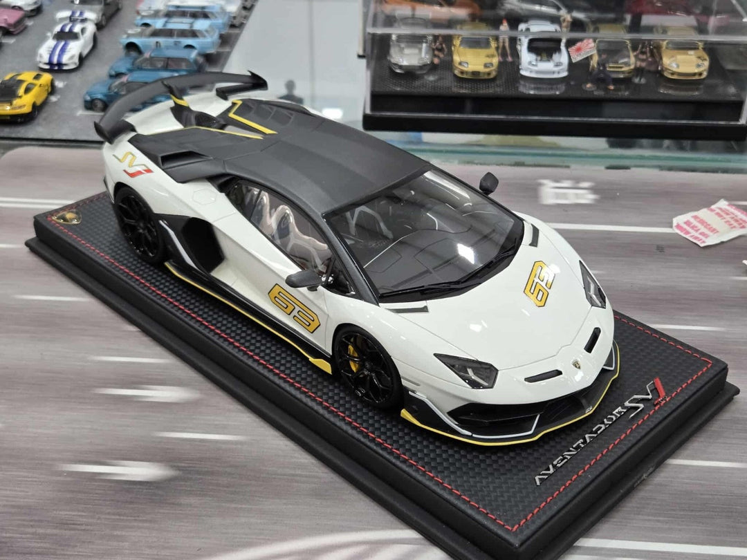 Lamborghini Aventador SVJ (White/ Yellow #63) [MR Collection] 1/18 scale