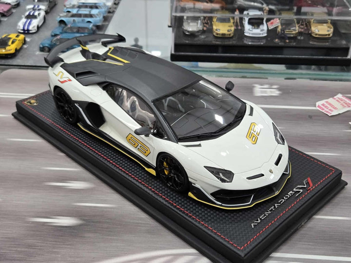Lamborghini Aventador SVJ (White/ Yellow #63) [MR Collection] 1/18 scale