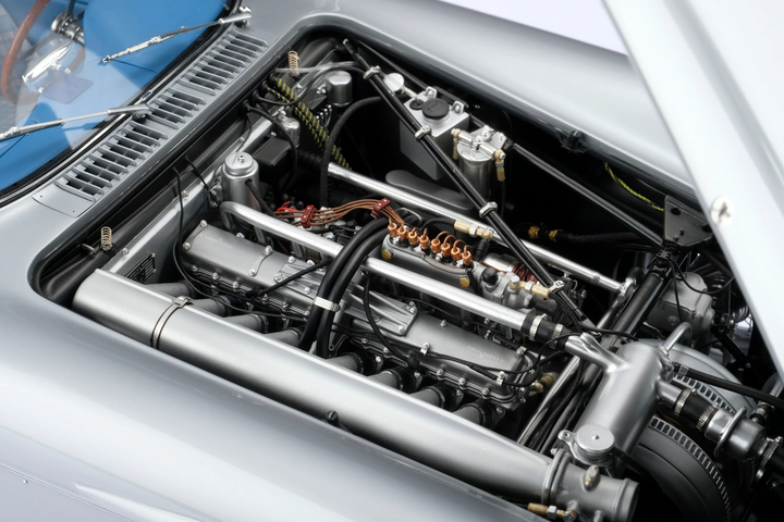 MERCEDES-BENZ 300 SLR UHLENHAUT COUPE [Fully opening] By: Amalgam 1:8 scale