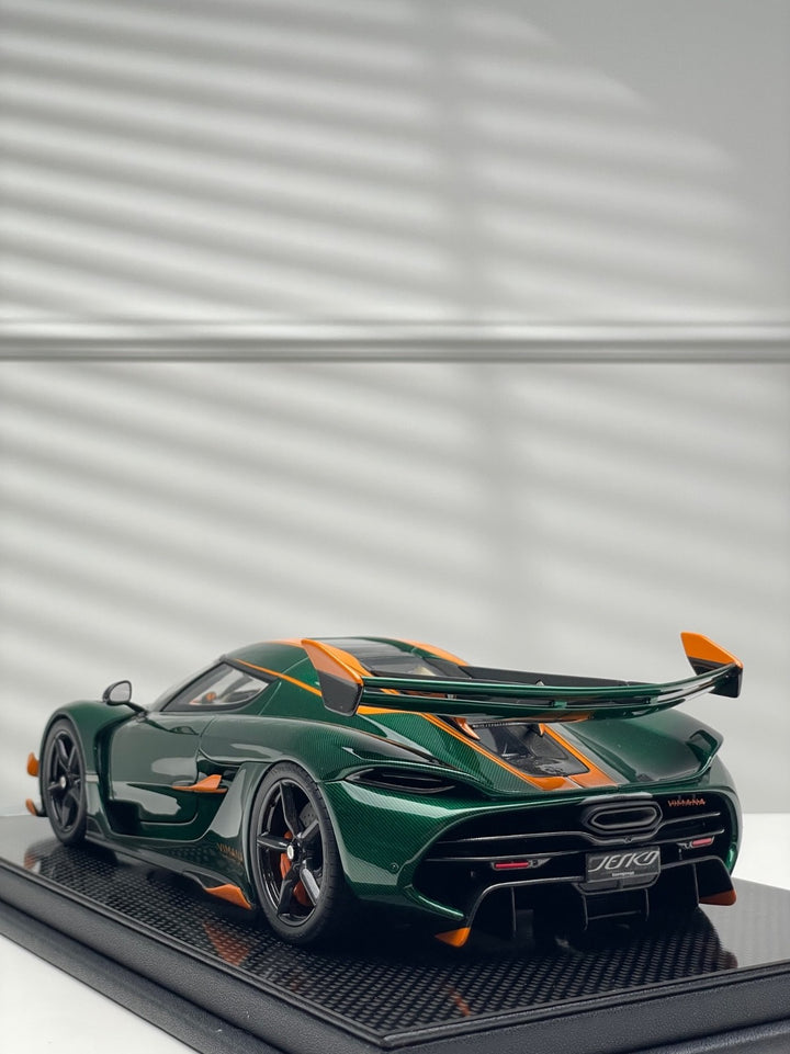 Koenigsegg Jesko (Green Carbon Fiber) [FrontiArt] 1/18 scale
