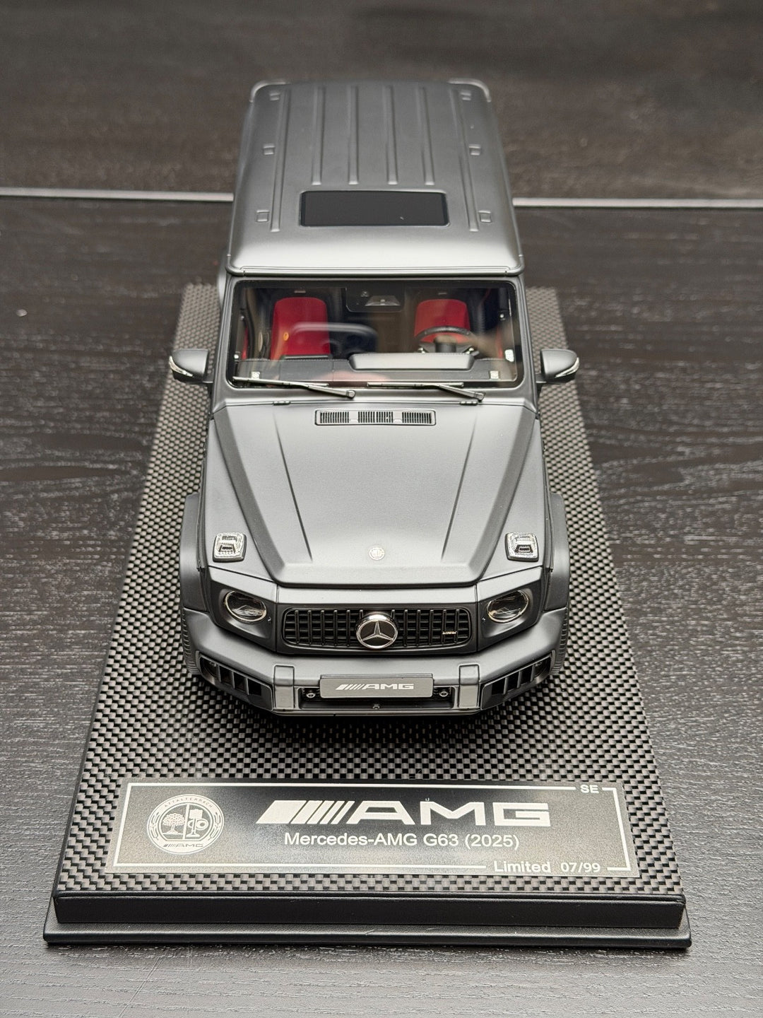 Mercedes-AMG G63 (Matte Black) [Dino Model] 1/18 scale
