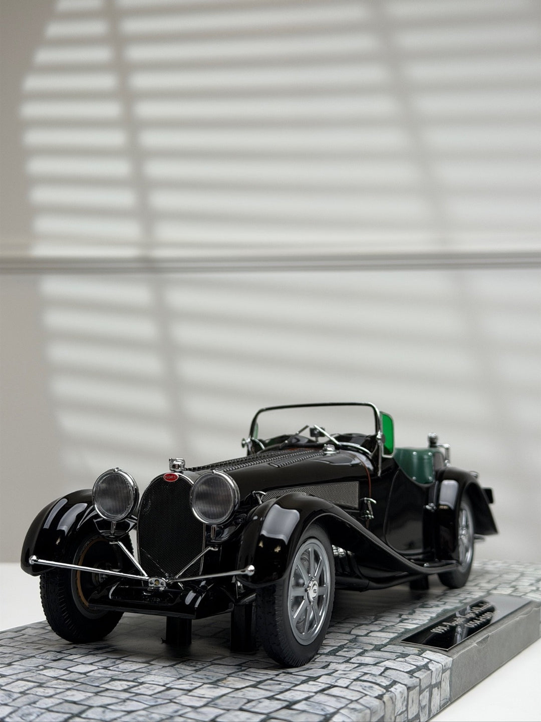 1931 Bugatti Type 54 Roadster (Black) [MINICHAMPS] 1/18 scale