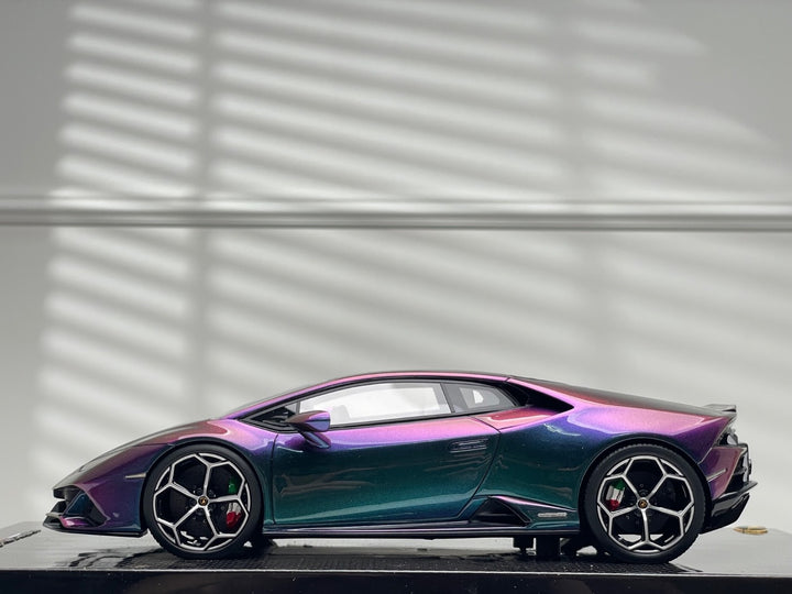 Lamborghini Huracan EVO (Chameleon Purple) [MR Collection] 1/18 scale