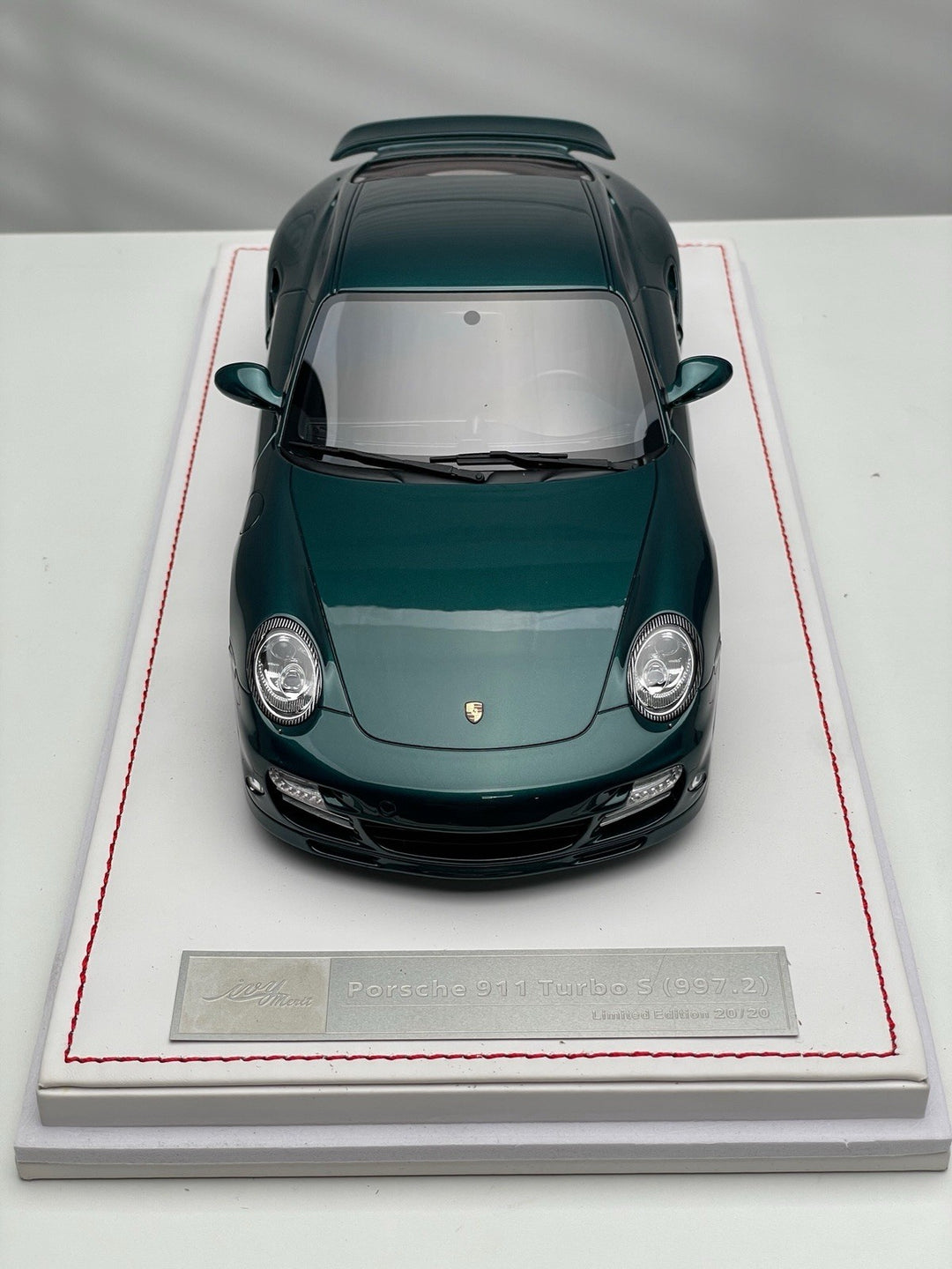 Porsche 997.2 911 Turbo (Green) [IVY Merit Model] 1/18 scale
