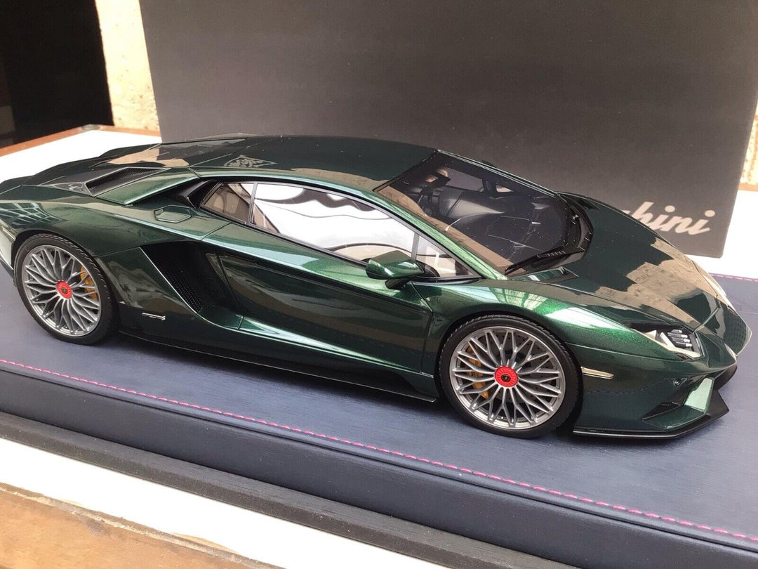 Lamborghini Aventador S (Metallic Dark Green) [Make-Up Model] 1:18 scale