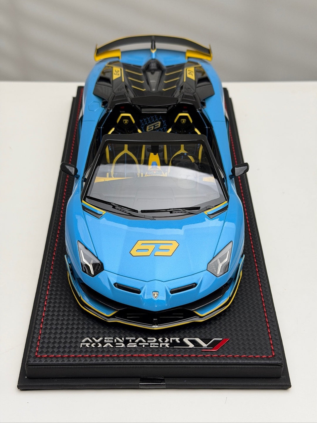 Lamborghini Aventador SVJ Roadster (Blue/ Yellow #63) [MR Collection] 1/18 scale