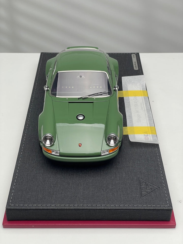 Porsche 911 Singer Coupe (50th Anniversary Green) [Make Up IDEA] 1/18 scale