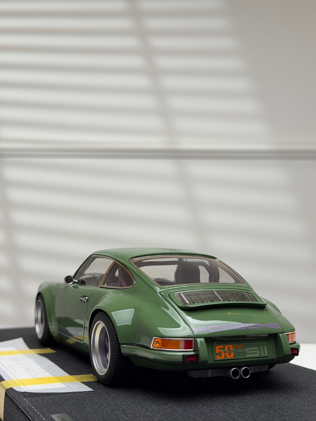 Porsche 911 Targa Singer (Dark Green) [Make up IDEA] 1/18 scale