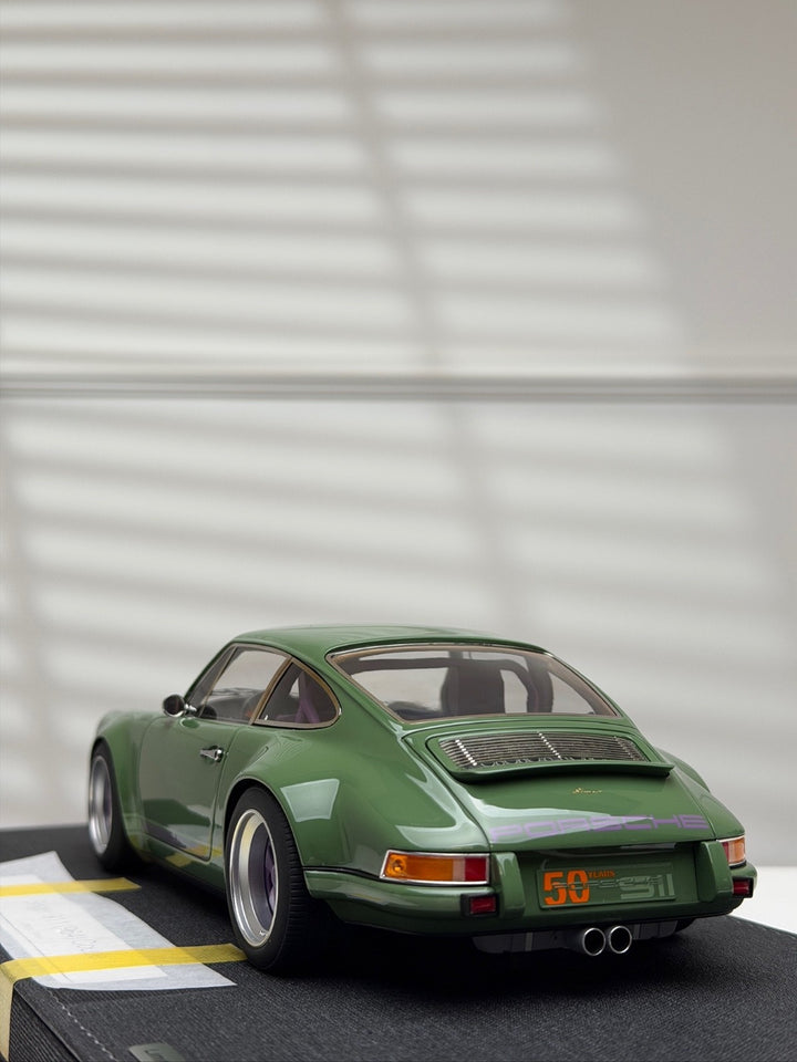Porsche 911 Targa Singer (Dark Green) [Make up IDEA] 1/18 scale