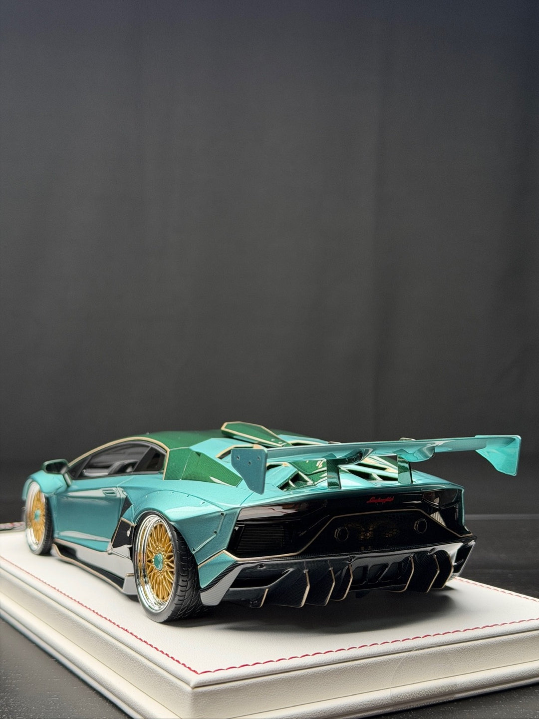 Lamborghini Aventador SVJ LBWK (Blue/Green Carbon) [Davis & Giovanni] 1:18 scale