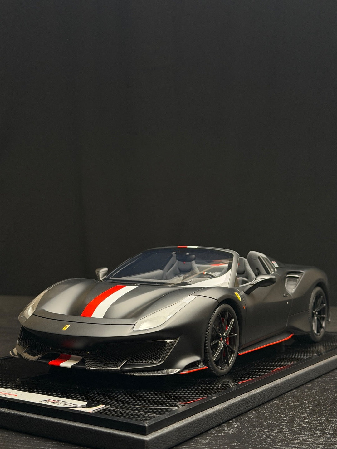 Ferrari 488 Pista Spider (Matte Black) [BBR] 1:12 scale