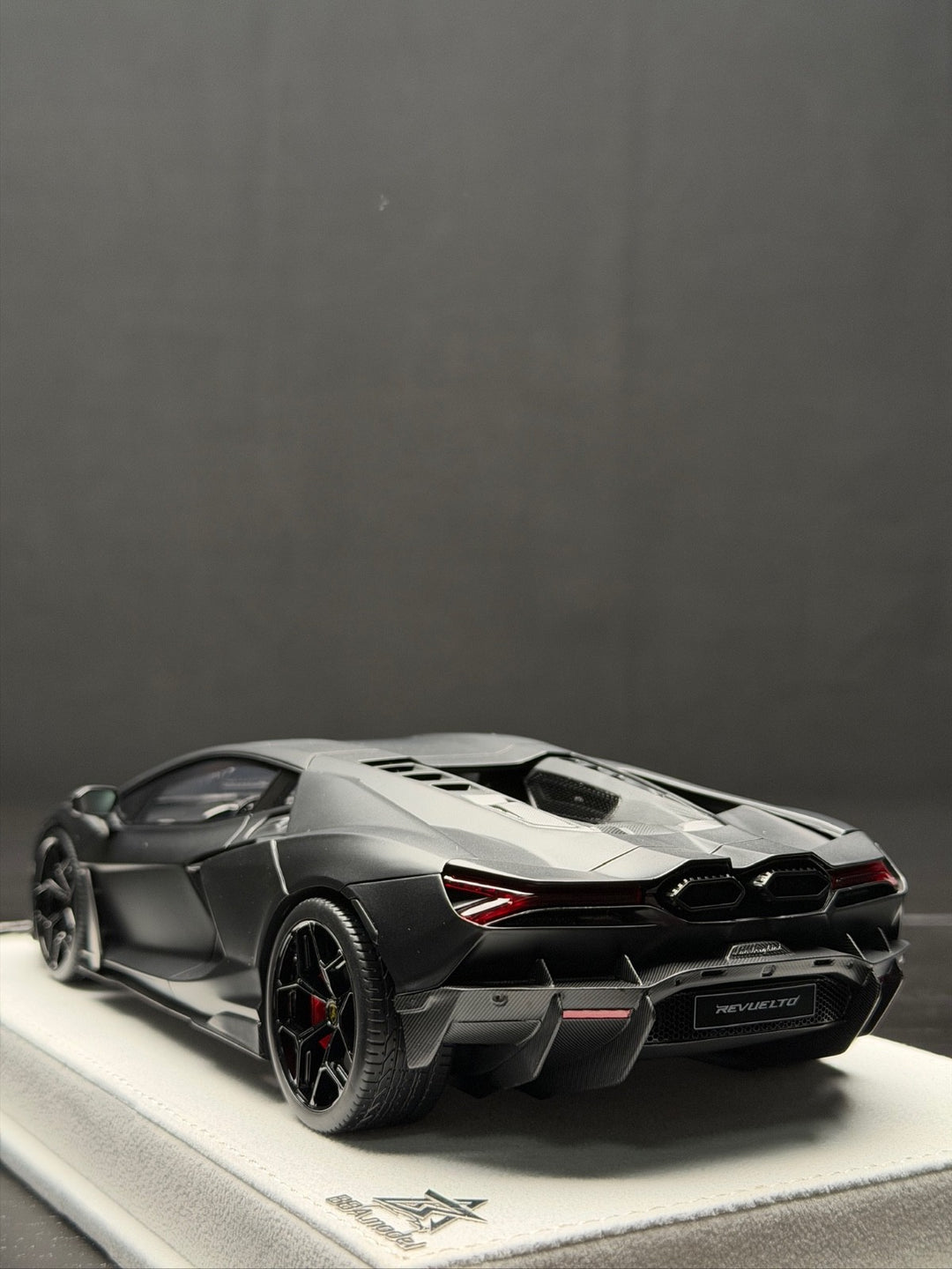 Lamborghini Revuelto (Matte Black) [BBA Model] 1/18 scale