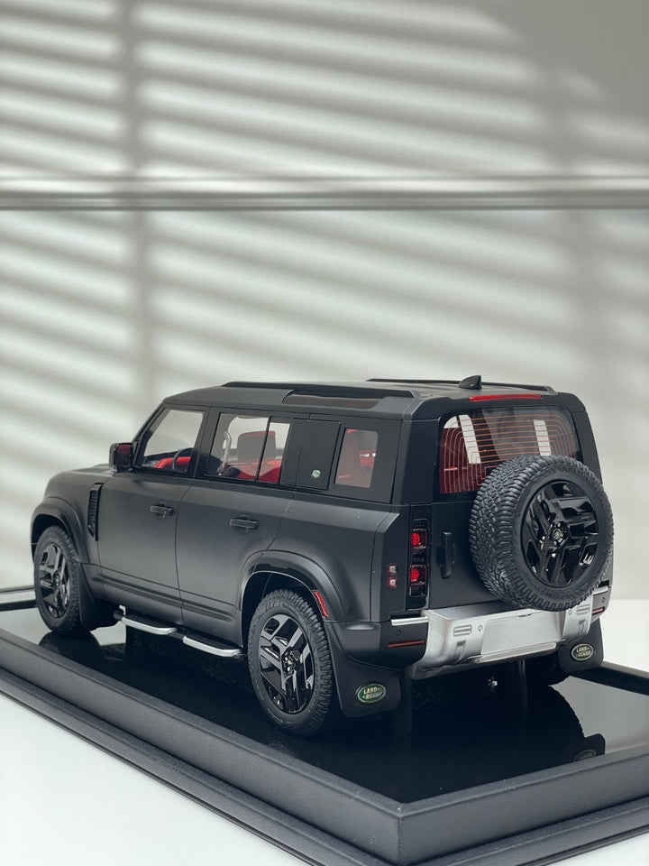 Land Rover Defender (Matte Black/ Red Interior) [OEM EXCLUSIVE] 1:18 scale