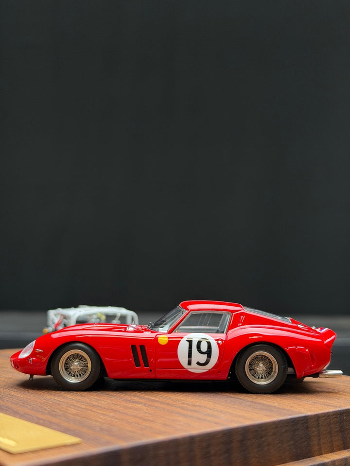 Ferrari 250 GTO w/ Engine (Red) [Sven's Garage] 1:43 scale
