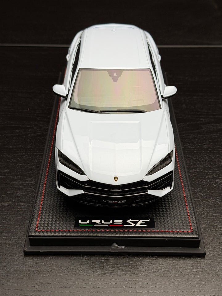 Lamborghini Urus SE (White) [MR Collection] 1/18 scale