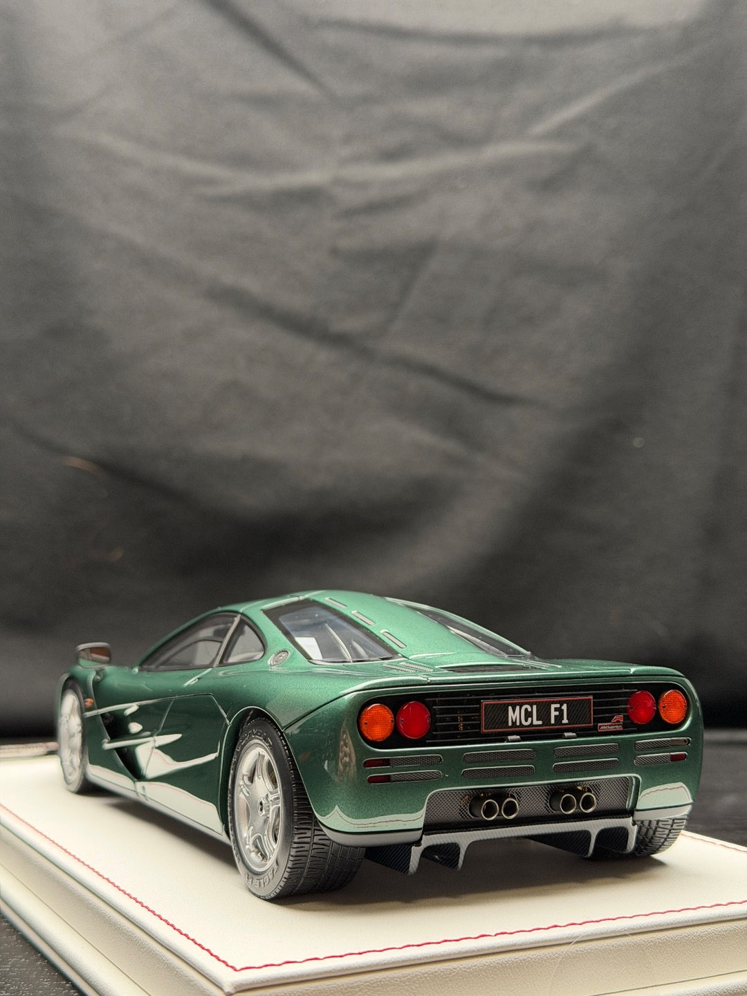 McLaren F1  (Metallic Green) [Davis & Giovanni] 1/18 scale