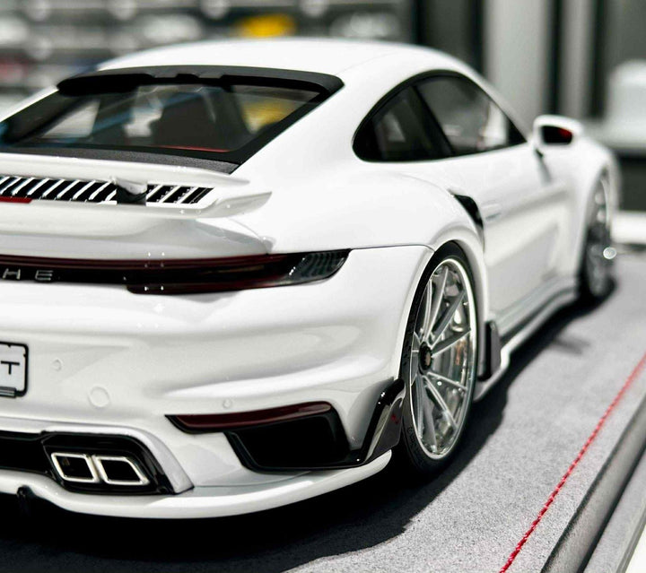 Porsche 911 Turbo S TechArt (Gloss White) [Davis & Giovanni] 1/18 scale