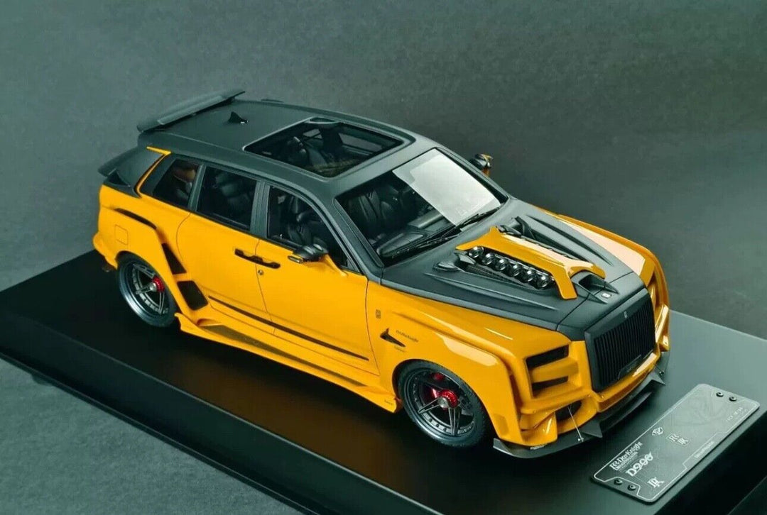 Rolls-Royce Cullinan Darknight D900 (Black/Orange) [DreamWalkers] 1/18 scale