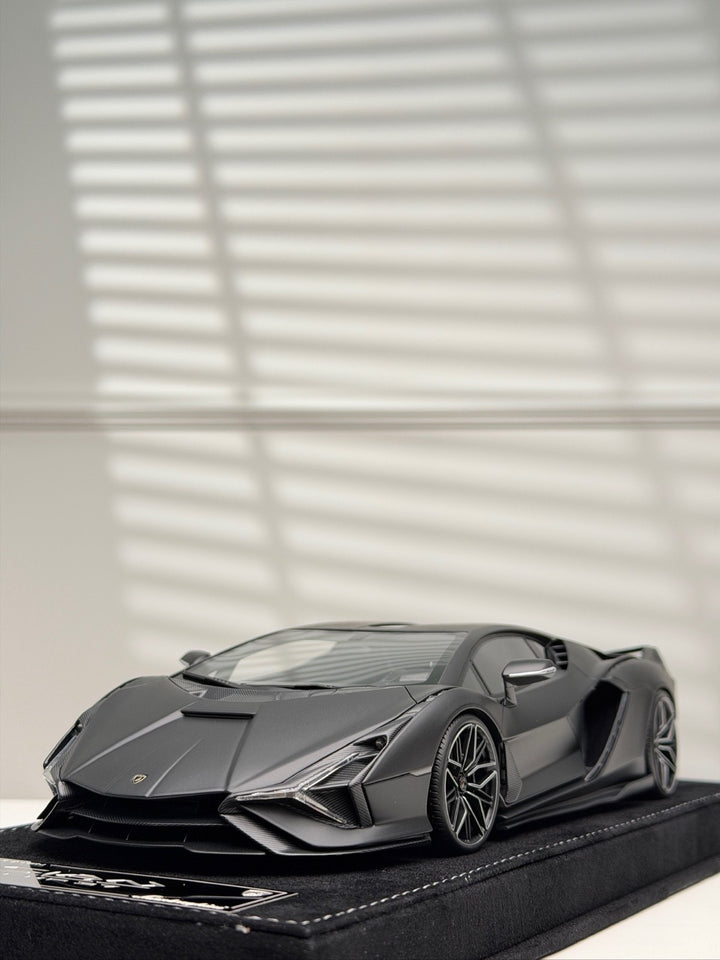 Lamborghini Sian FKP 37 (Matte Black) [Henson&Heaven] 1/18 scale