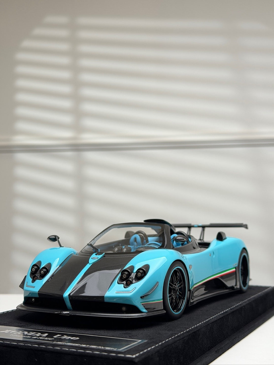 Pagani Zonda Uno (Blue) [Henson&Heaven] 1/18 scale