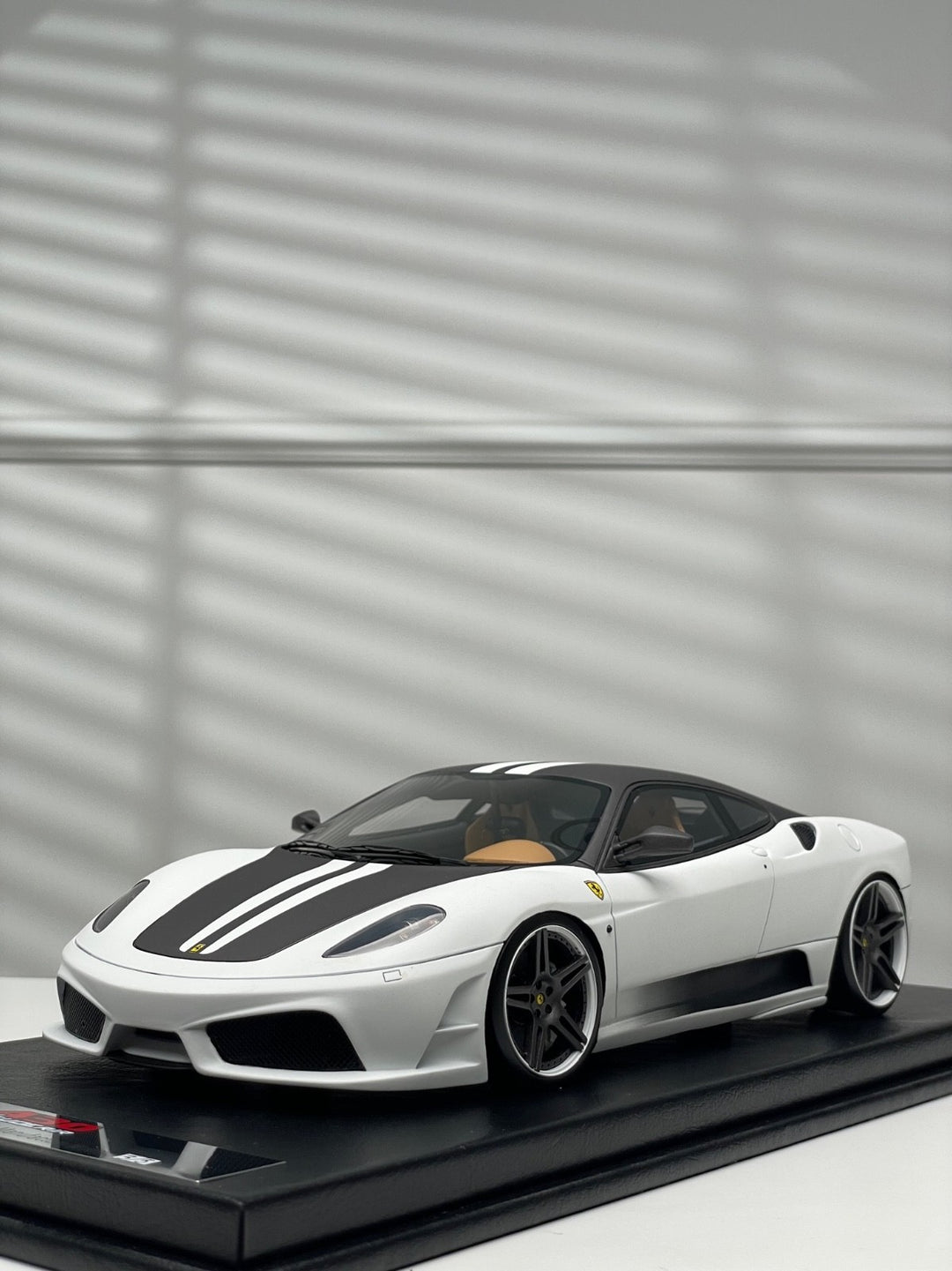 Ferrari F430 Scuderia NOVITEC (Matte White/ Black) [MG Model] 1:18 scale