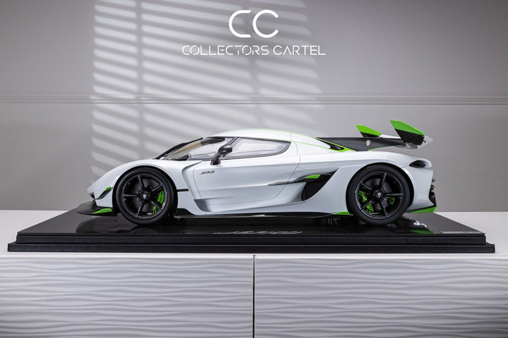 Koenigsegg Jesko (White w/ Neon Green Accents) [FrontiArt] 1:8 scale