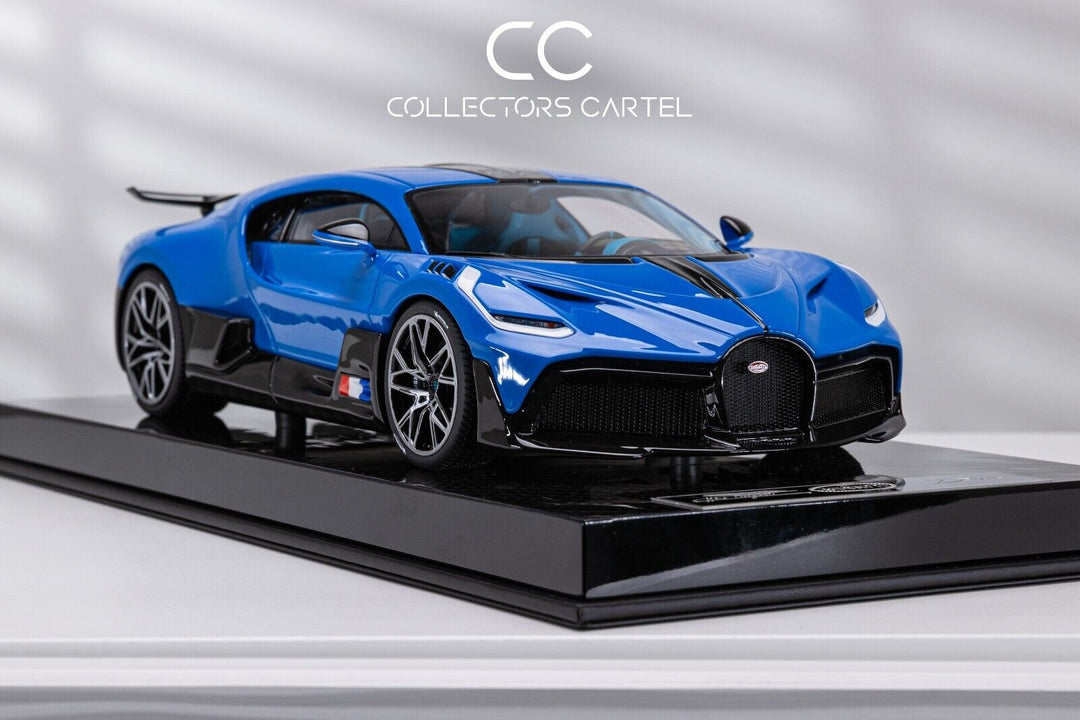 Bugatti Divo (Bleu Le Mans) [EXCLUSIVE] 1/18 scale