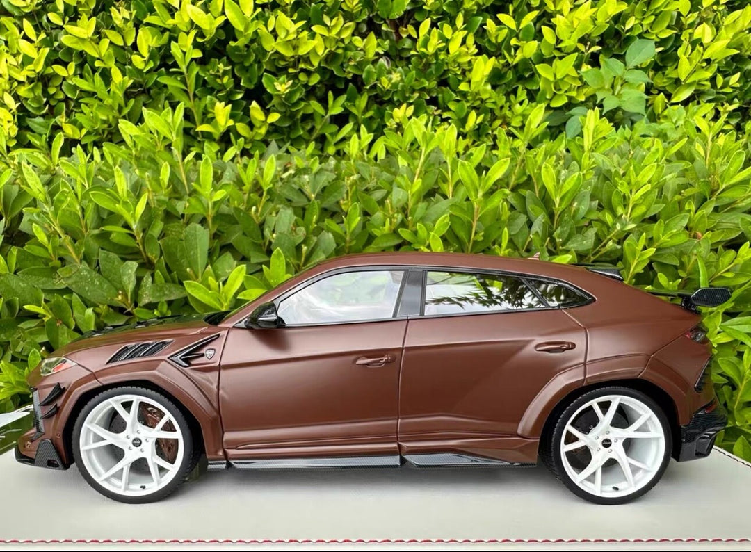 Lamborghini Urus Mansory (Travis Scott Matt Brown) [Davis & Giovanni] 1/18 scale