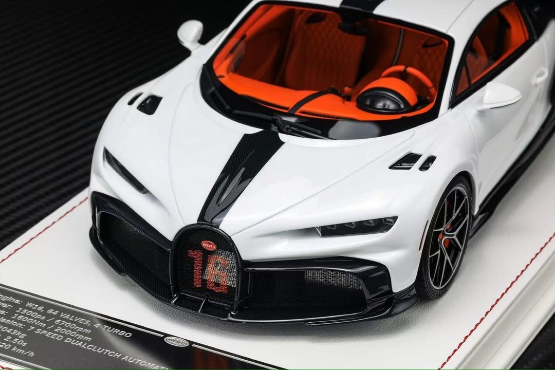 Bugatti Chiron Pur Sport (Gloss White/ Black) [Davis & Giovanni] 1:18 scale