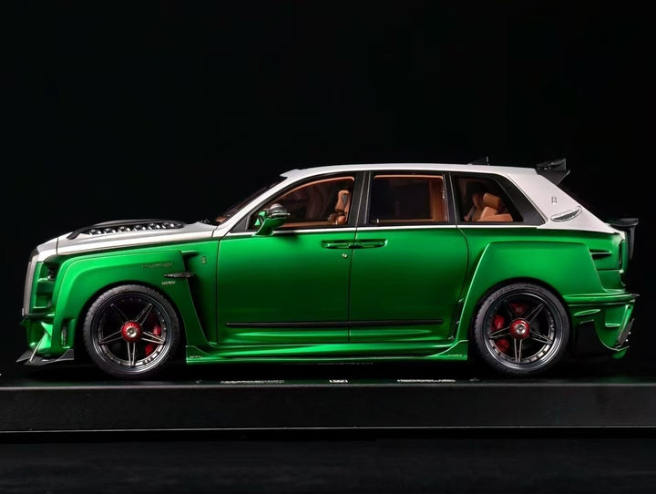 Rolls-Royce Cullinan Darknight D900 (Matt Green/White) [DreamWalkers] 1/18 scale