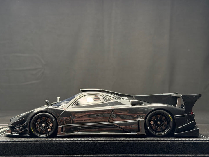 Pagani Zonda Revolution (Carbon Fiber) [Henson&Heaven] 1/18 scale