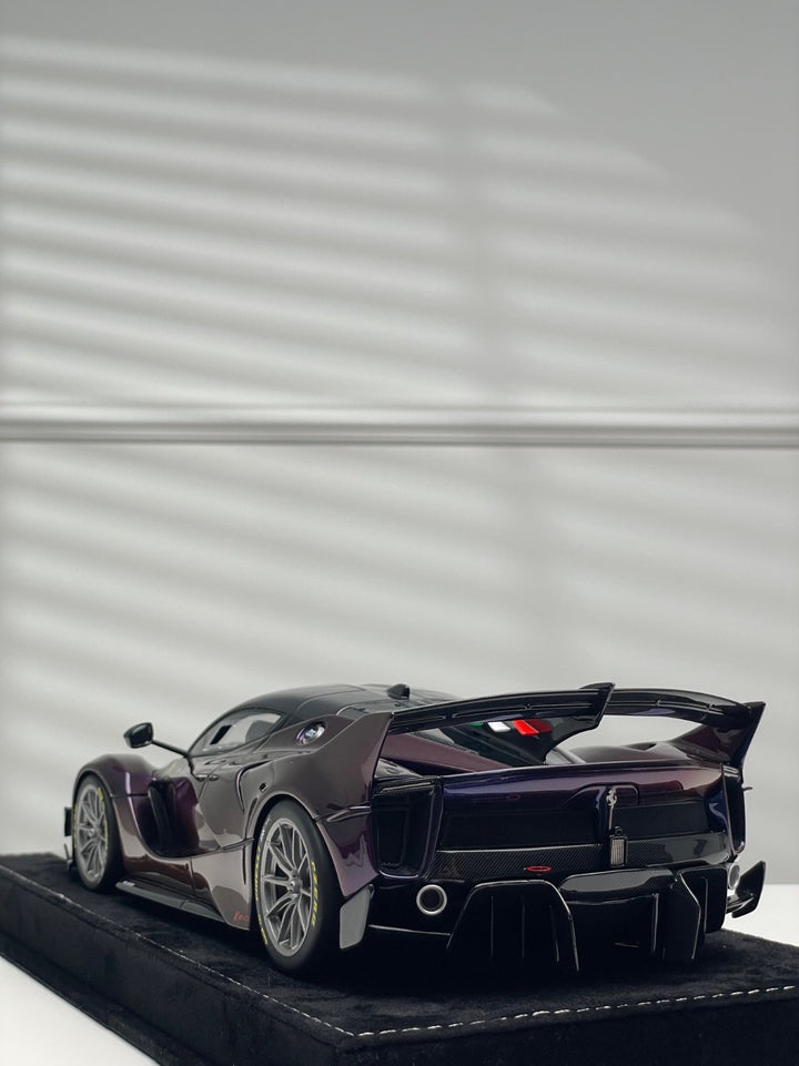 Ferrari FXX-K EVO (Chameleon Purple) [Henson&Heaven] 1/18 scale