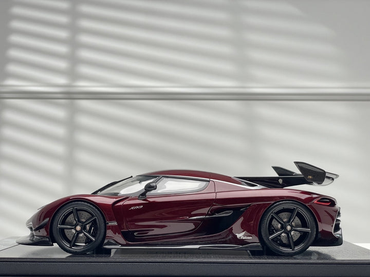 Koenigsegg Jesko (Red Carbon Fiber) [FrontiArt] 1/18 scale