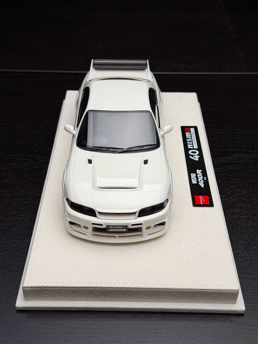Nissan NISMO 400R 40th Anniversary (White) [Makeup Eidolon] 1/18 scale
