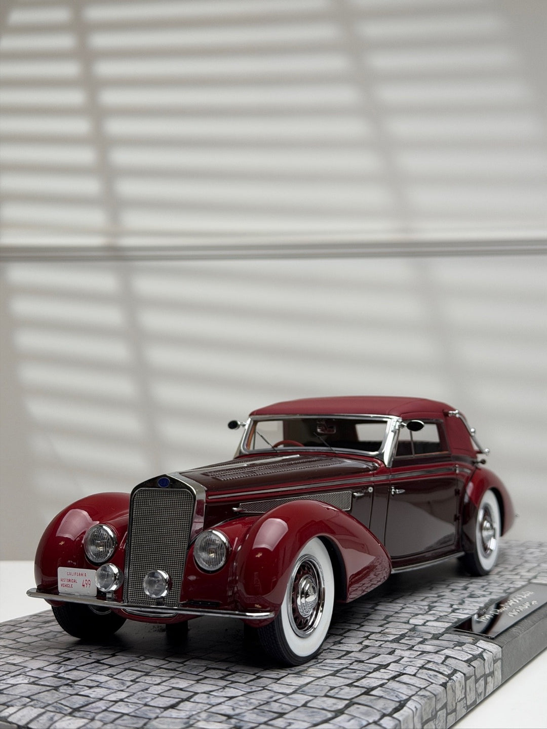 1939 DELAGE D8-120 CABRIOLET (BORDEAUX Red) [MINICHAMPS] 1/18 scale