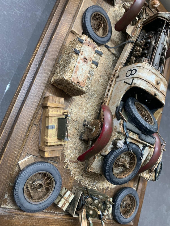 Classic Mercedes-Benz SSKL Barn Find Diorama [1:18 scale]