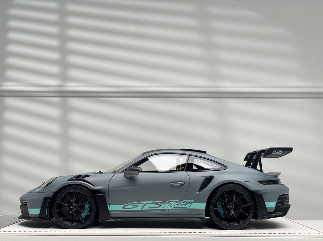 Porsche 911 GT3 RS (Matte Dark Gray/ Blue) [Davis & Giovanni] 1:18 scale