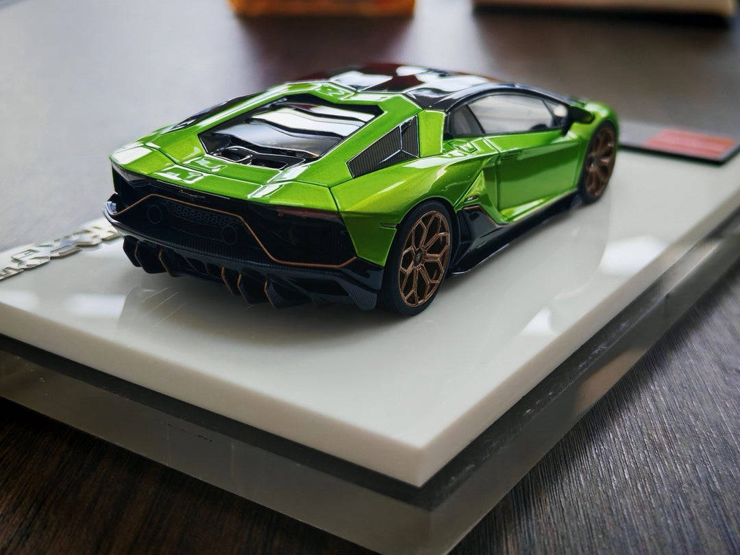 Lamborghini Aventador Ultimae (Giallo Verde Pearl)[Make Up AXELLWORKS]1:43 scale