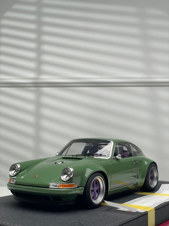 Porsche 911 Singer Coupe (50th Anniversary Green) [Make Up IDEA] 1/18 scale
