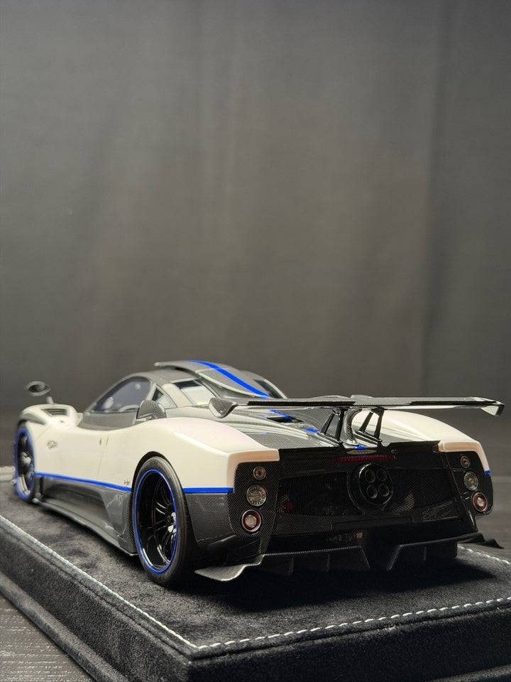 Pagani Zonda Riviera (White/ Carbon) [Henson&Heaven] 1/18 scale