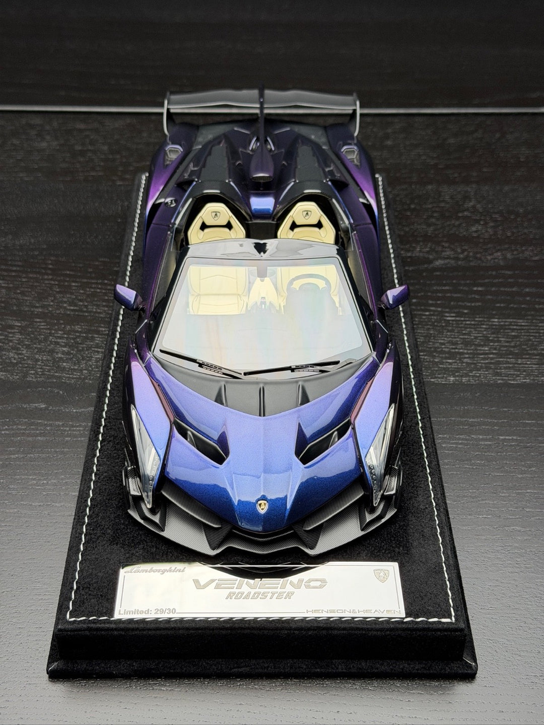 Lamborghini Veneno Roadster (Chameleon Purple) [Henson&Heaven] 1/18 scale