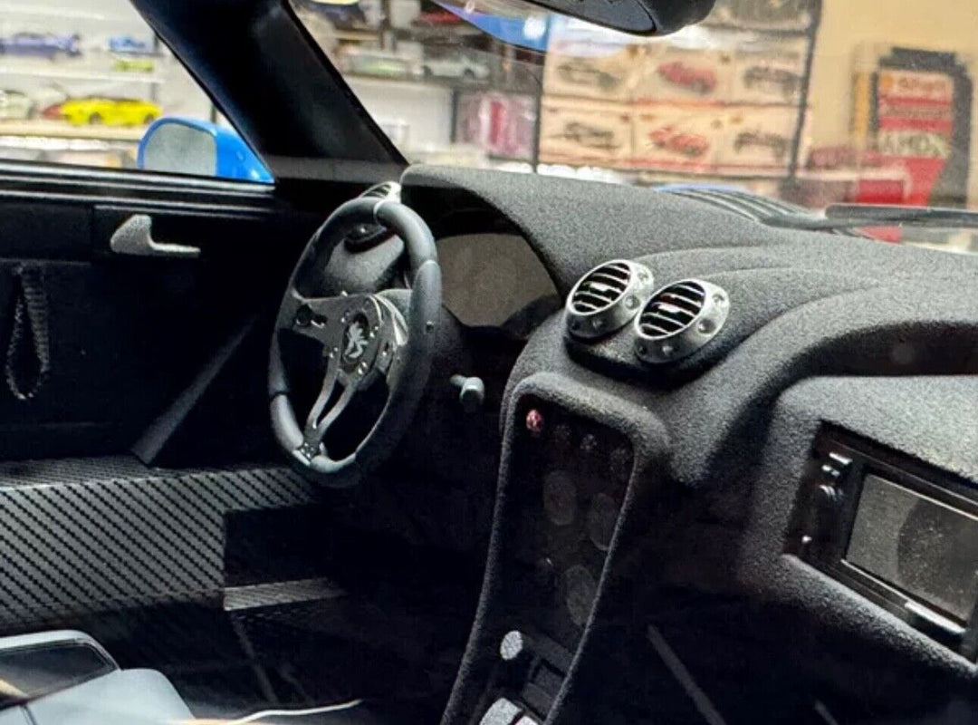 Gumpert Apollo (Blue) [Custom] 1/8 scale