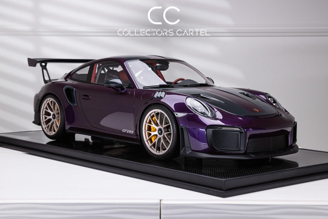 Porsche 911 GT2RS (Midnight Purple) [Dino Model] 1:8 scale