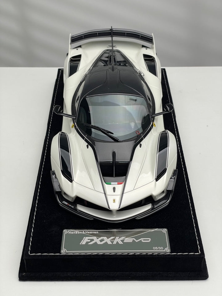 Ferrari FXX-K EVO (White/ Black) [Henson&Heaven] 1/18 scale