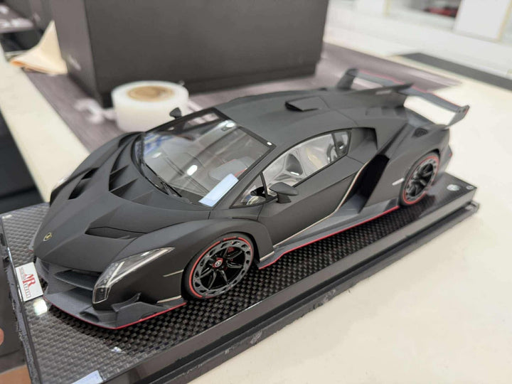 Lamborghini Veneno (Matte Black) [MR Collection] 1/18 scale